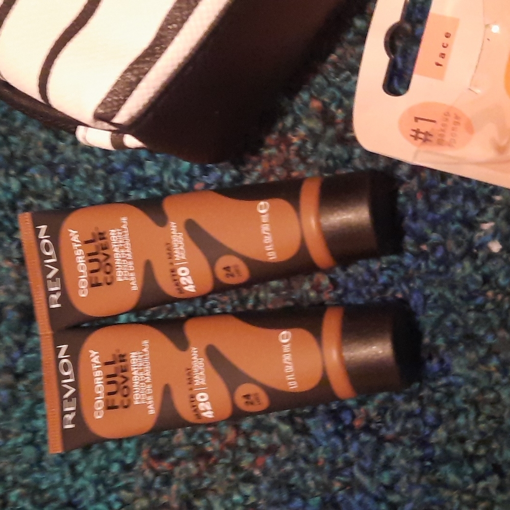 Revlon colorstay full cover Maghony Acajou make-up bundle nwt